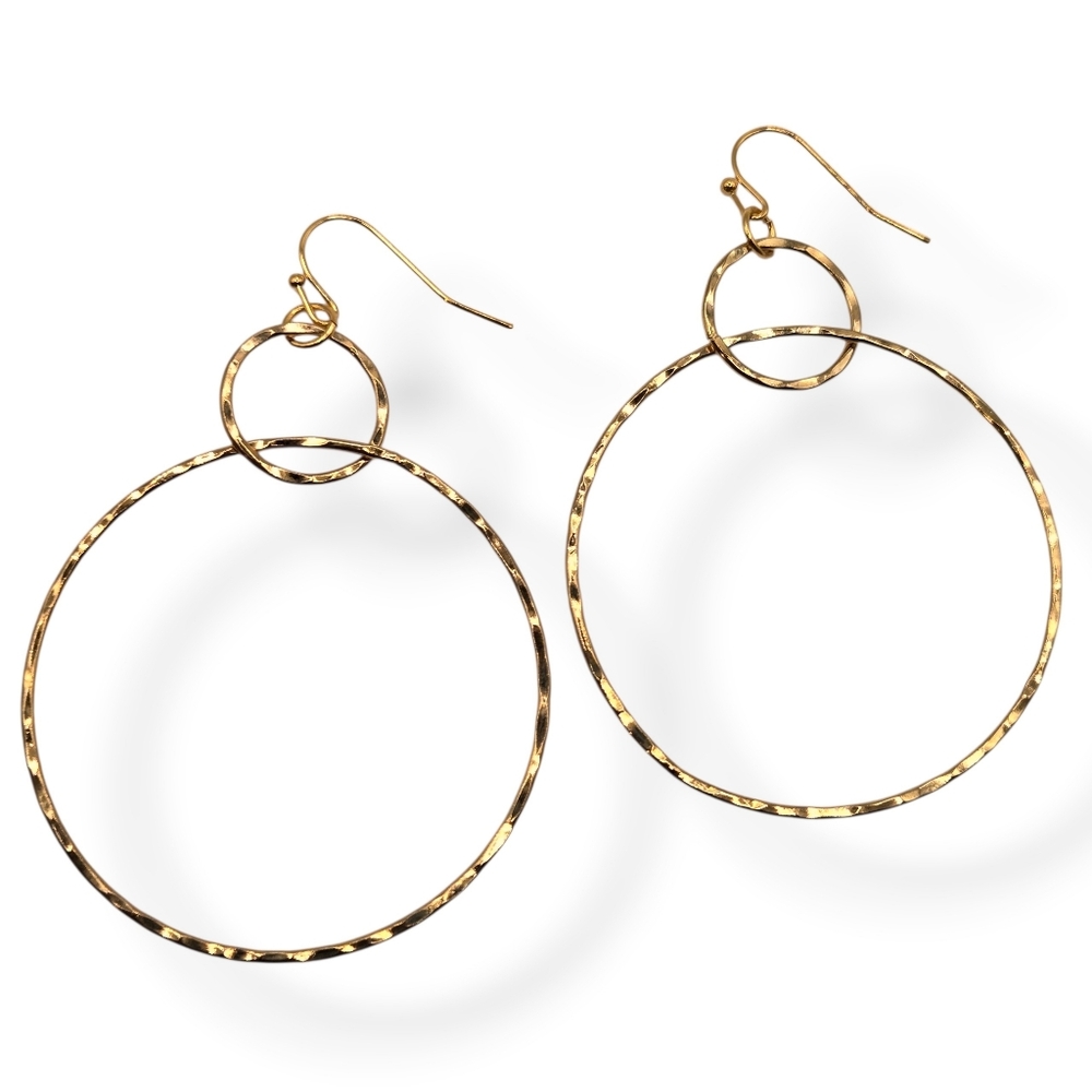 Gold Interlocking Hammered Loop Chain Earrings Da… - image 1